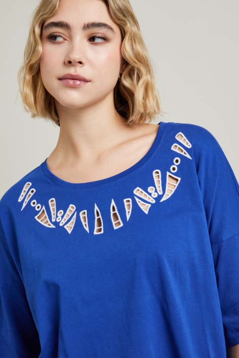 Camiseta con bordado