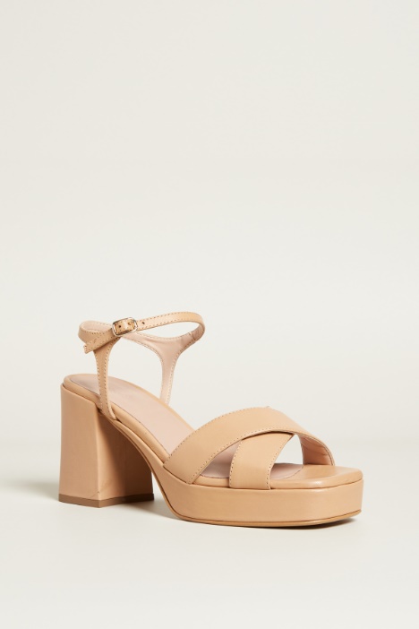 Sandals with crossed straps Intrend - 2