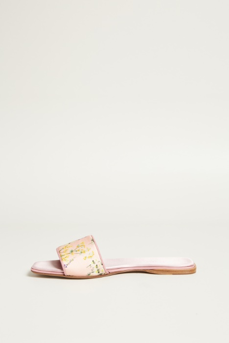 Ciabatte in seta stampata