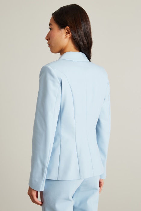 Blazer con botones metálicos