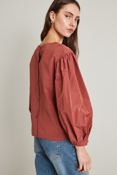 Blusa in taffetà con bottoni