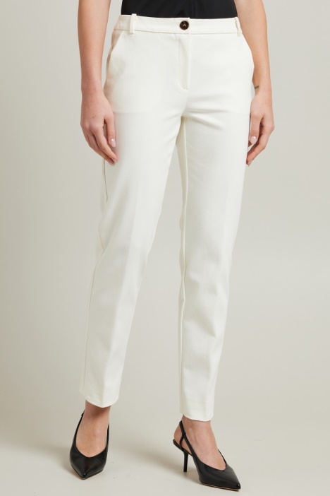 Pantaloni a sigaretta