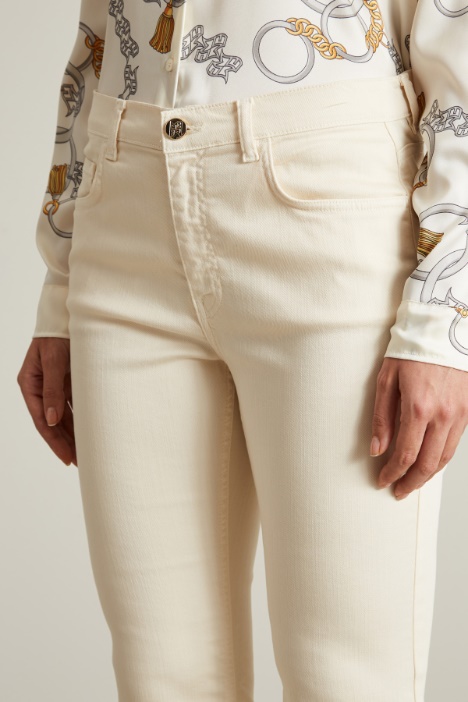 Pantaloni flare in drill