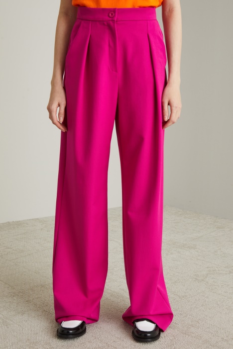 Pantaloni ampi in gabardina