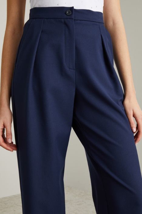 Pantaloni ampi in gabardina