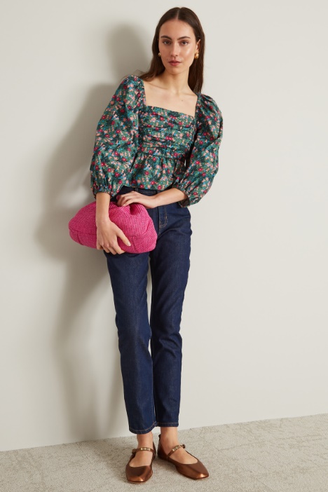 Top with puff sleeves Intrend