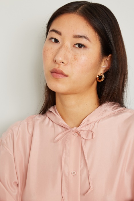 Casacca in seta con cappuccio