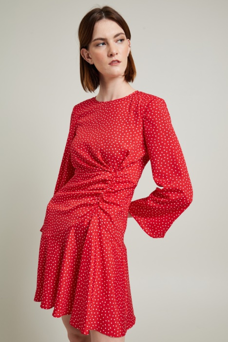 Abito corto con arricciatura