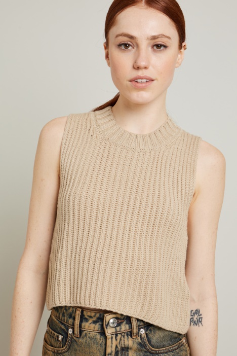 Gilet in filato di lana a coste