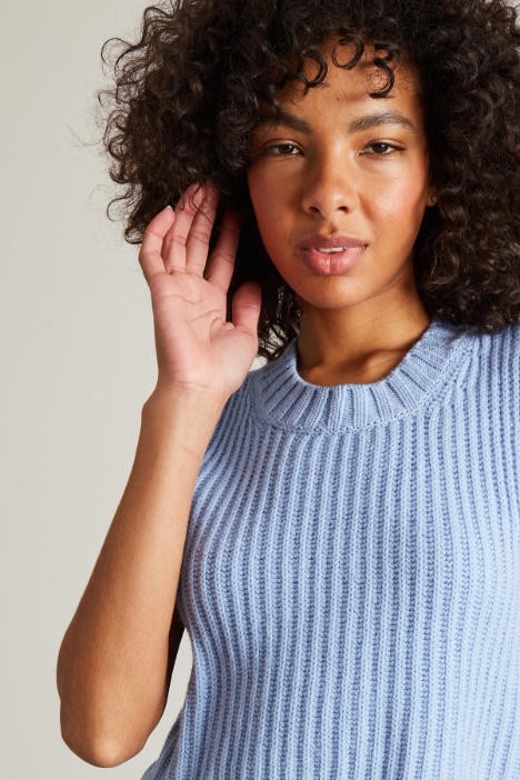 Gilet in filato di lana a coste