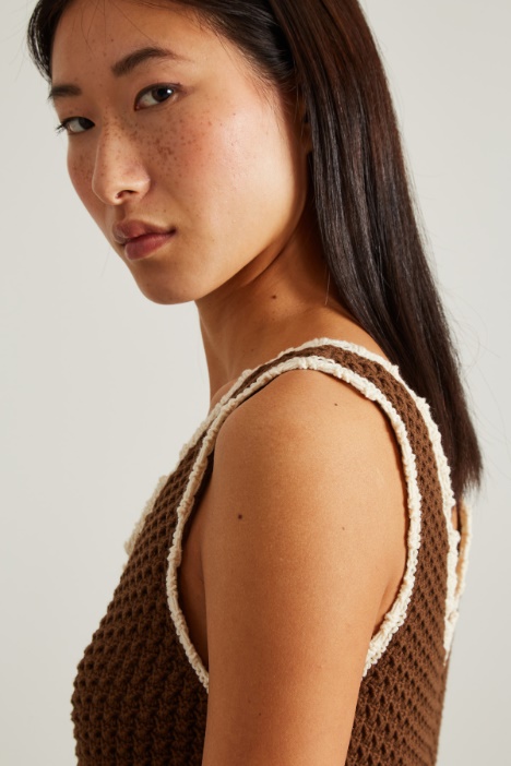 Top a canotta crochet