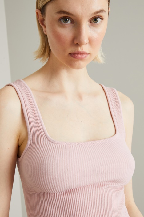 Top cropped a costine