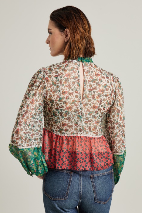Blusa patchwork in creponne