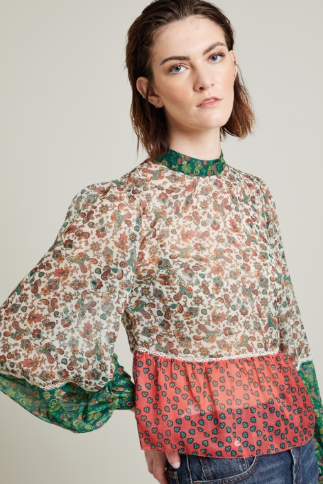 Blusa patchwork in creponne