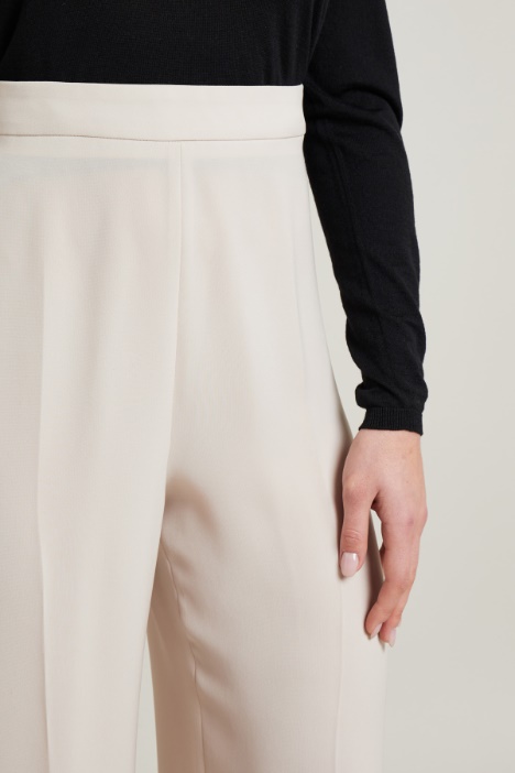 Pantaloni a vita alta