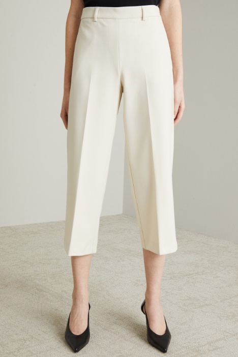 Pantaloni cropped morbidi