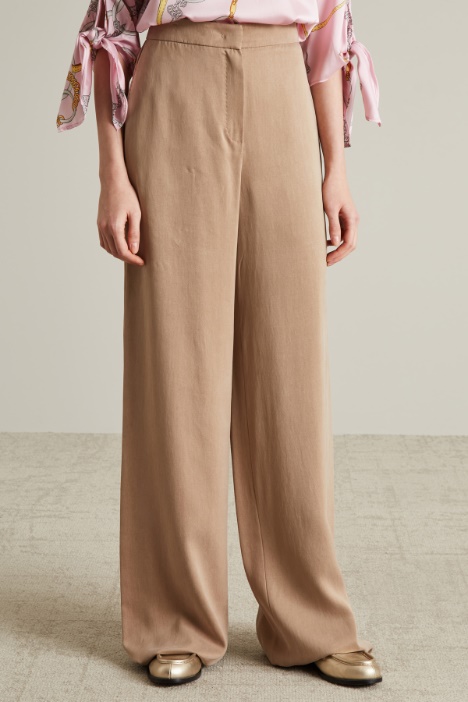 Pantaloni in raso fluido