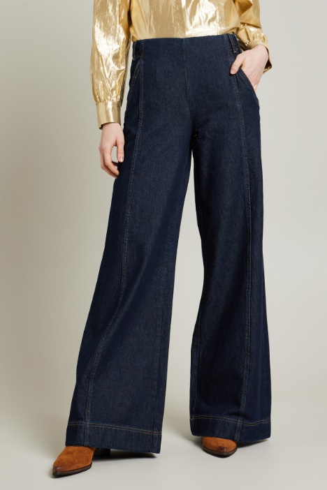 Jeans con impunture verticali