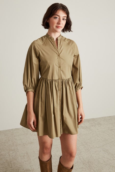 Abito corto con gonna arricciata