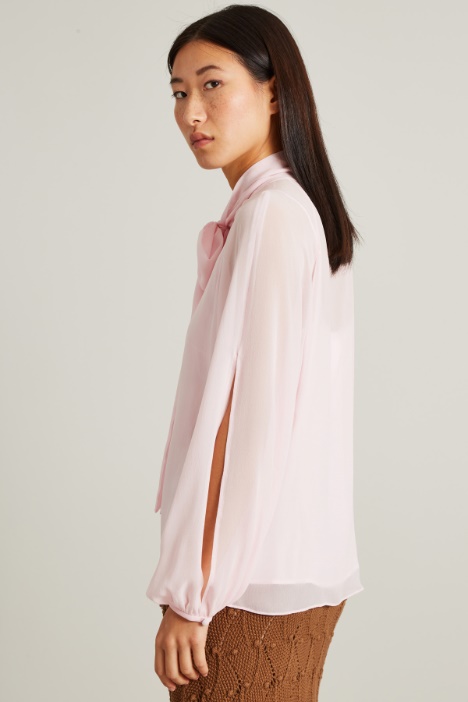 Blusa in georgette con fiocco
