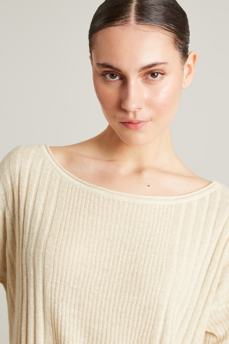 Maglia morbida con spacchi