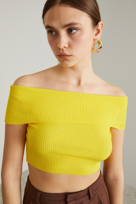 Top cropped con scollo a fascia