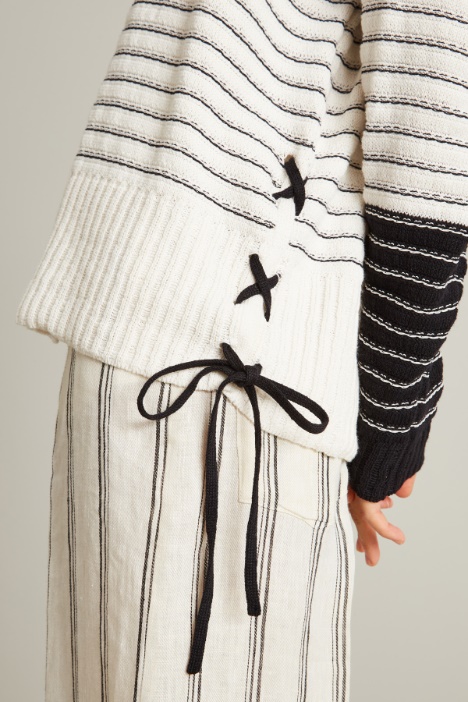 Maglia over con lacci