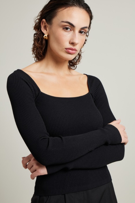 Maglia aderente a costine