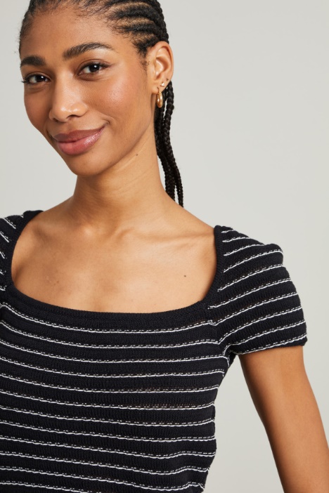 Top cropped in maglia