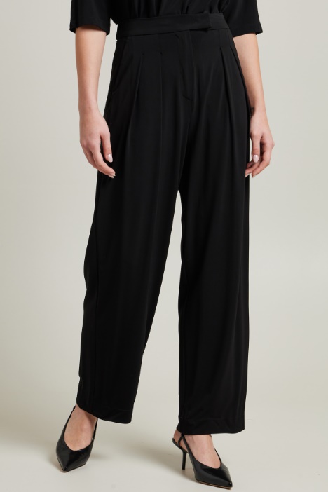 Pantaloni in jersey con pieghe