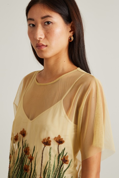 T-shirt in tulle con ricamo