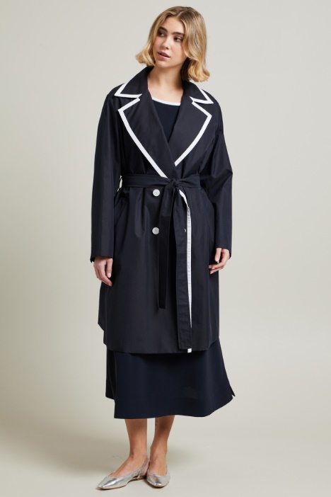 Trench con bordi a contrasto