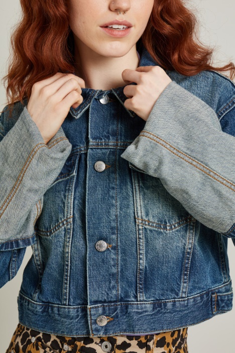 Giacca in denim con maxi manica