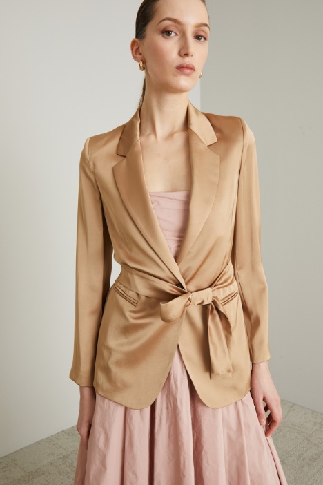 Blazer in raso con cintura