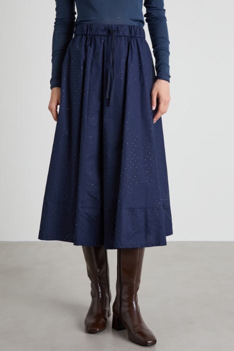 Falda de popelina con pedrería