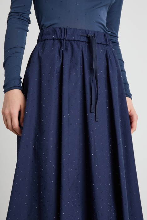 Falda de popelina con pedrería