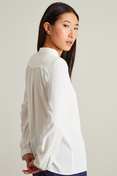 Blusa con collo alla coreana