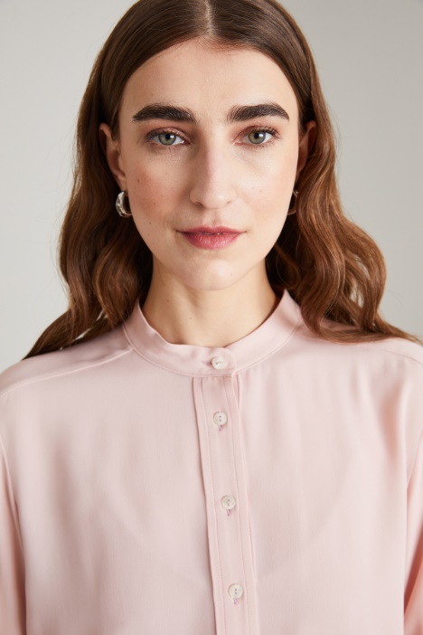 Blusa con collo alla coreana