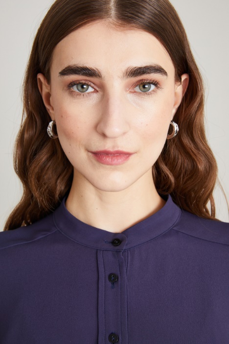 Blusa con collo alla coreana