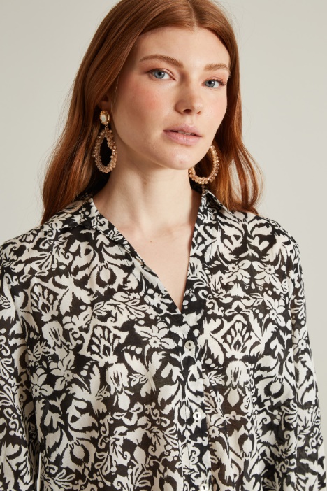 Camicia in mussola a fantasia