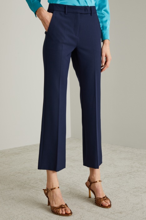 Pantalón acampanado de lona elástica