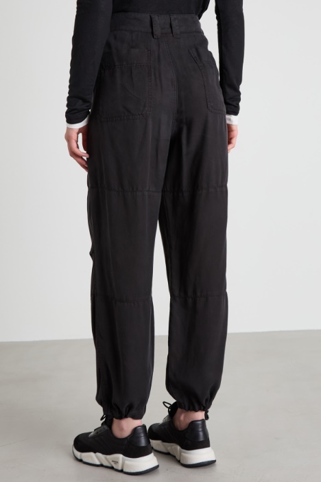 Pantaloni cargo con coulisse