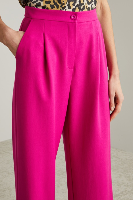 Pantalones anchos de gabardina