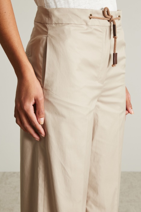 Pantalones con cordón