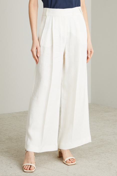 Pantaloni in lino con pieghe
