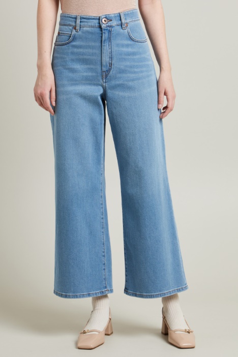Jeans cropped svasati