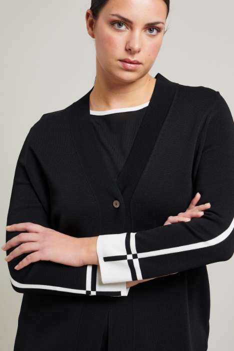 Cardigan con bottone singolo