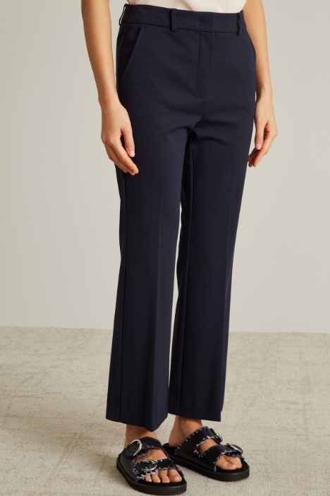 Pantaloni flare