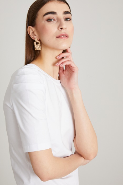 T-shirt con maniche a sbuffo