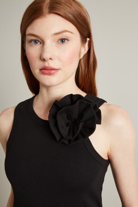 Canotta a costine con spilla